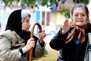 Phòng đau nhức khớp mùa lạnh ở người cao tuổi