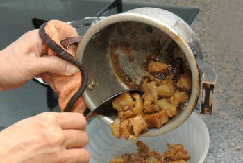 Vì sao không nên nấu ăn bằng nồi nhôm