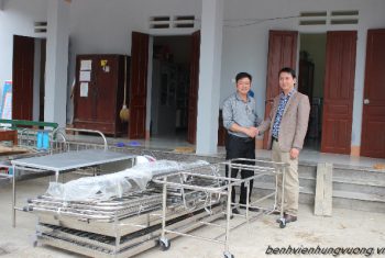 Bệnh viện Hùng Vương Trao tặng giường điều trị, cáng cứu thương cho trạm y tế xã Tiêu Sơn – Đoan Hùng – Phú Thọ.