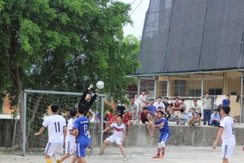 Bảng B khởi tranh: Ngang tài ngang sức