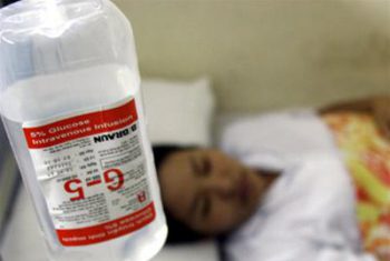 Nguy hiểm cứ sốt, mệt là truyền dịch