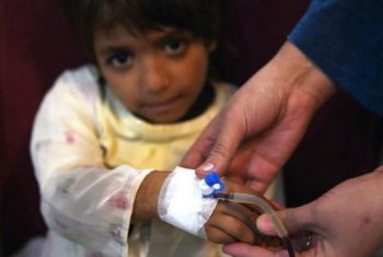 Sốc: Hàng chục trẻ em Pakistan bị truyền máu nhiễm HIV